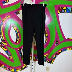 SHEIN, Black Ruffle Waist Crepe Pants. Size Medium. In good used condition!